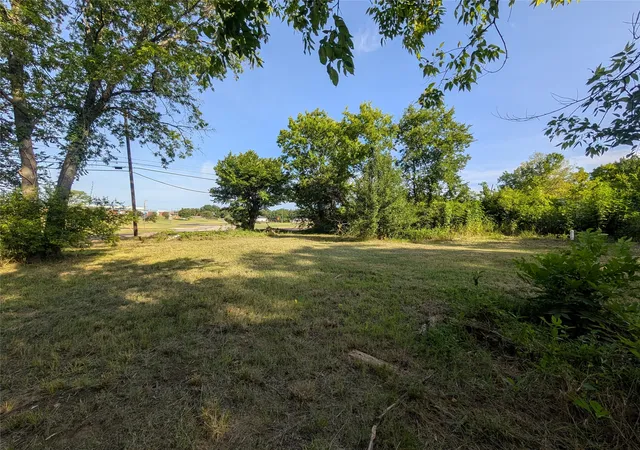 Photo 1 of Land for sale at 910 N Houston Ave, Denison, TX 75021 | MLS# 21343594 | Listing updated on 2026-08-01