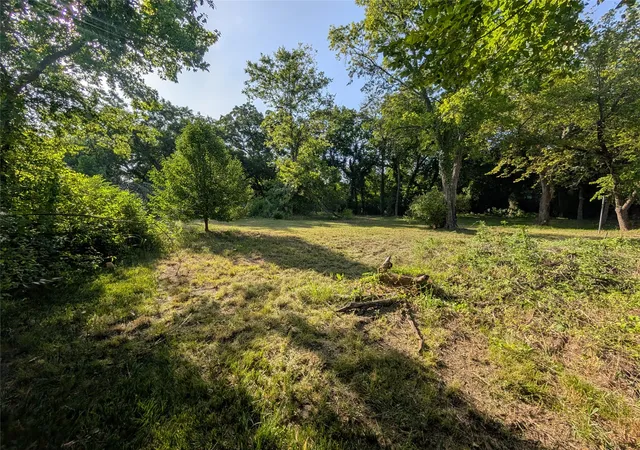 Photo 4 of Land for sale at 910 N Houston Ave, Denison, TX 75021 | MLS# 21343594 | Listing updated on 2026-08-01