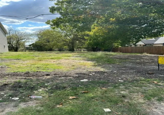 Photo 1 of Land for sale at 402 E Bonham St, Whitewright, TX 75491 | MLS# 21346706 | Listing updated on 2026-07-31