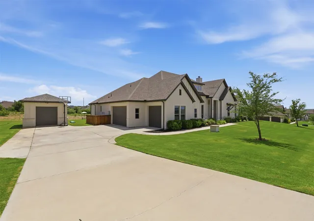Photo 2 of Single family home for sale at 7736 Laura Lake Ln, Fort Worth, TX 76126 | MLS# 21346410 | Listing updated on 2026-09-12