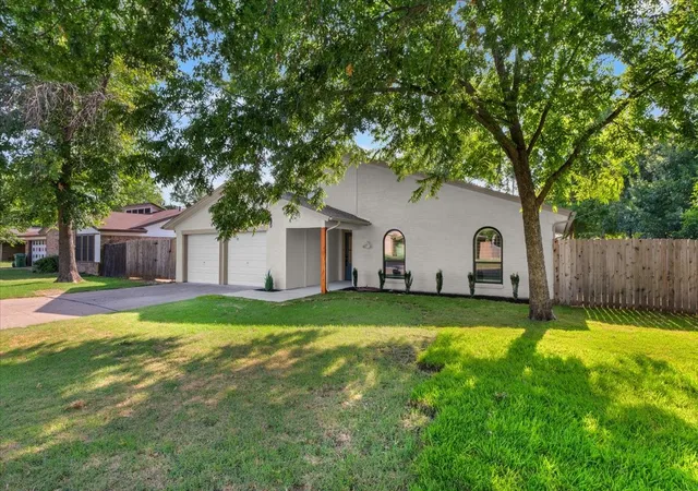 Photo 2 of Single family home for sale at 6504 Massey Ct, North Richland Hills, TX 76182 | MLS# 21346597 | Listing updated on 2026-09-12