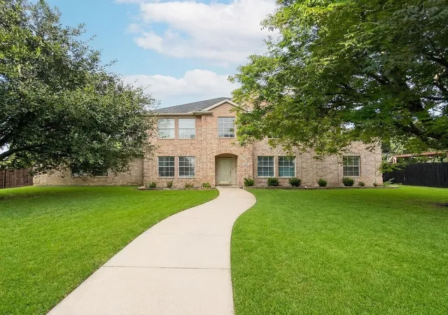Photo 1 of Sale Pending at 754 Cedarwood Dr, Cedar Hill, TX 75104 | MLS# 21342585 | Listing updated on 2026-09-12