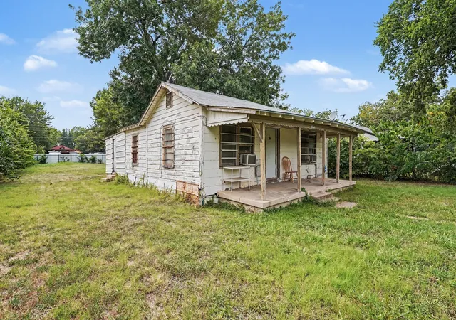 Photo 3 of Single family home for sale at 4212 Brady Dr, Fort Worth, TX 76119 | MLS# 21343033 | Listing updated on 2026-09-10