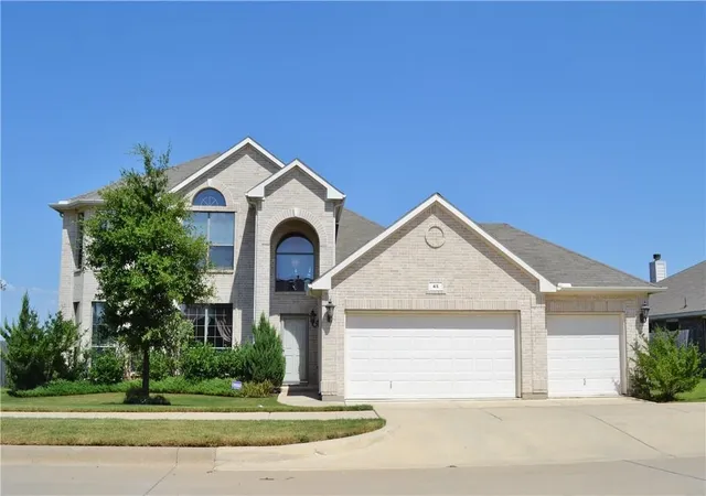 Photo 1 of Single family home for sale at 45 Beechcreek Dr, Fort Worth, TX 76134 | MLS# 21346461 | Listing updated on 2026-09-10