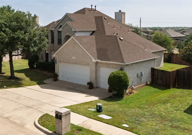 Photo 3 of Single family home for sale at 45 Beechcreek Dr, Fort Worth, TX 76134 | MLS# 21346461 | Listing updated on 2026-09-10