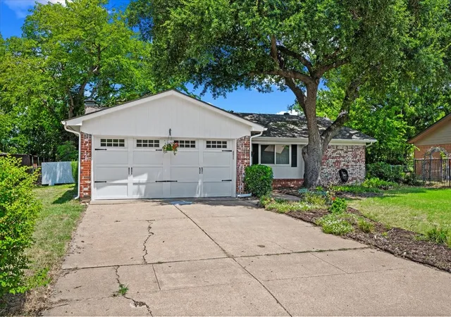 Photo 4 of Single family home for sale at 7413 Christopher Ct, North Richland Hills, TX 76180 | MLS# 21346374 | Listing updated on 2026-10-05