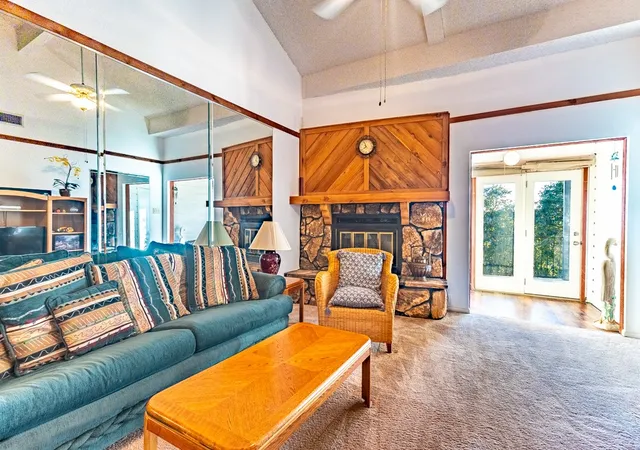 Listing Photo 5 - Condo for sale in building located at 3033 Hells Gate Loop, Strawn, TX 76475 - Unit #E206