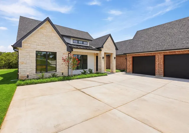 Photo 3 of Single family home for sale at 2020 Preserve Trl, Weatherford, TX 76087 | MLS# 21346570 | Listing updated on 2026-09-12