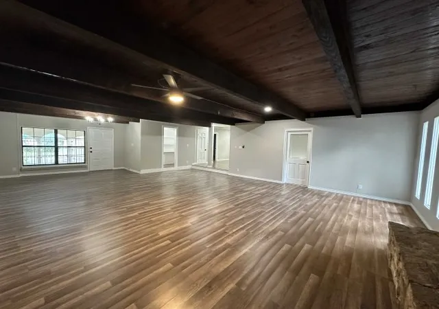Photo 4 of Single family home for sale at 302 W Highland Ave, Comanche, TX 76442 | MLS# 21346814 | Listing updated on 2026-09-30