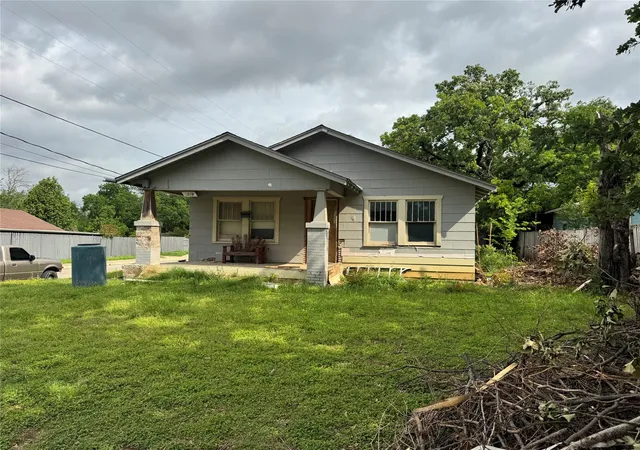 Photo 1 of Single family home for sale at 3301 Baylor St, Fort Worth, TX 76119 | MLS# 21346841 | Listing updated on 2026-09-14