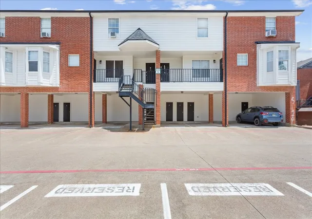 Photo 3 of Condo for sale at 600 Bagby Ave #5C, Waco, TX 76706 | MLS# 21345648 | Listing updated on 2026-08-02