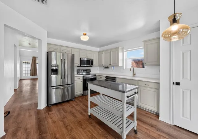Photo 4 of Single family home for sale at 7241 Decoy Ln, Fort Worth, TX 76120 | MLS# 21346837 | Listing updated on 2026-09-28