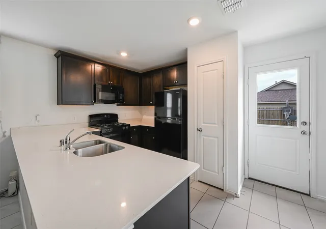Photo 3 of Single family home for sale at 1104 Crestview Dr, Hutchins, TX 75141 | MLS# 21346897 | Listing updated on 2026-08-01