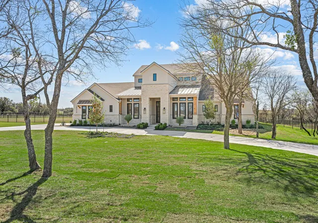 Photo 3 of Mansion for sale at 10516 Fleming Pointe Dr, Fort Worth, TX 76179 | MLS# 21346905 | Listing updated on 2026-10-04