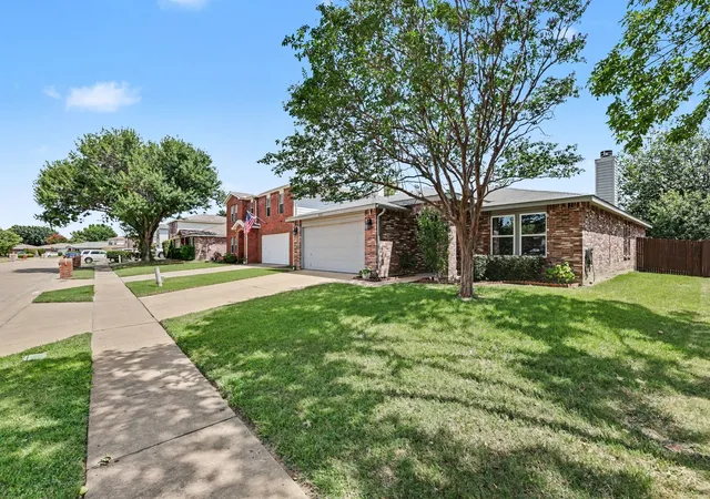 Photo 2 of Sale Pending at 3123 Melrose Dr, Mc Kinney, TX 75070 | MLS# 21346917 | Listing updated on 2026-09-08