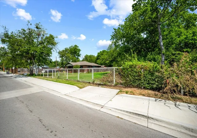 Photo 3 of Land for sale at 6900 Craig St, Fort Worth, TX 76112 | MLS# 21346871 | Listing updated on 2026-07-31