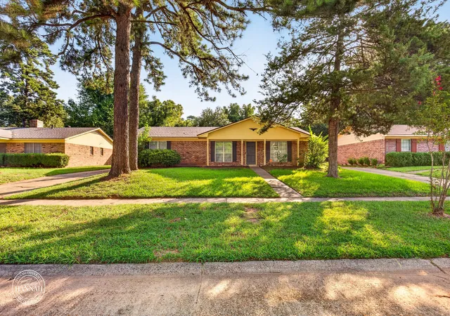 Photo 2 of Single family home for sale at 8853 Bayonne Dr, Shreveport, LA 71118 | MLS# 21331820 | Listing updated on 2026-07-31