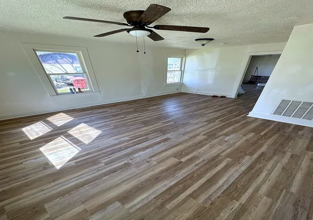 Photo 4 of Single family home for sale at 620 W 12Th St, Bonham, TX 75418 | MLS# 21346716 | Listing updated on 2026-07-31
