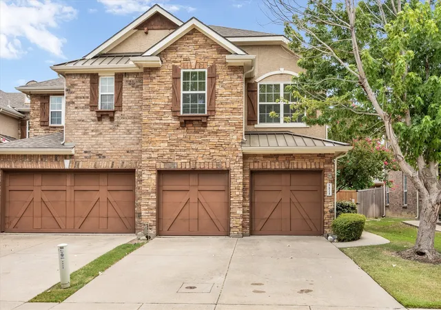 Photo 1 of Townhouse for sale at 5824 Stone Mountain Rd, The Colony, TX 75056 | MLS# 21345871 | Listing updated on 2026-09-12