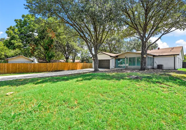 Photo 2 of Single family home for sale at 2805 Sybil Dr, Mesquite, TX 75149 | MLS# 21346200 | Listing updated on 2026-09-10