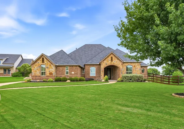 Photo 2 of Single family home for sale at 13450 Kira Ln, Justin, TX 76247 | MLS# 21346335 | Listing updated on 2026-09-09