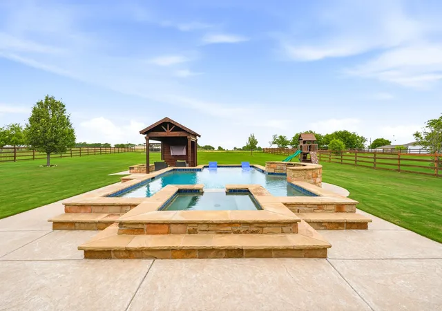 Photo 3 of Single family home for sale at 13450 Kira Ln, Justin, TX 76247 | MLS# 21346335 | Listing updated on 2026-09-09