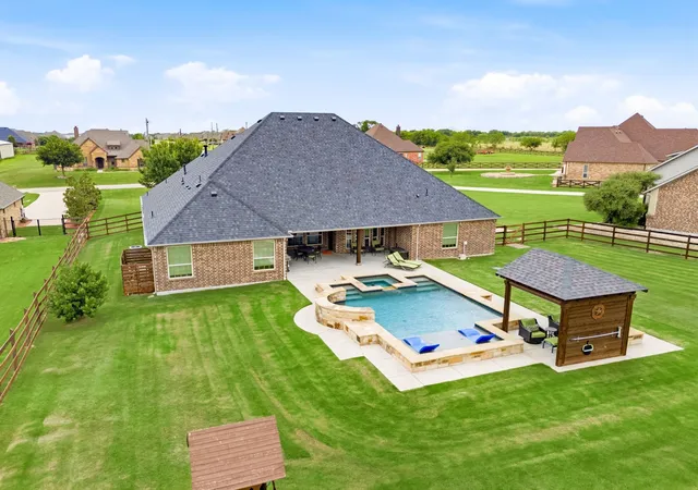 Photo 4 of Single family home for sale at 13450 Kira Ln, Justin, TX 76247 | MLS# 21346335 | Listing updated on 2026-09-09