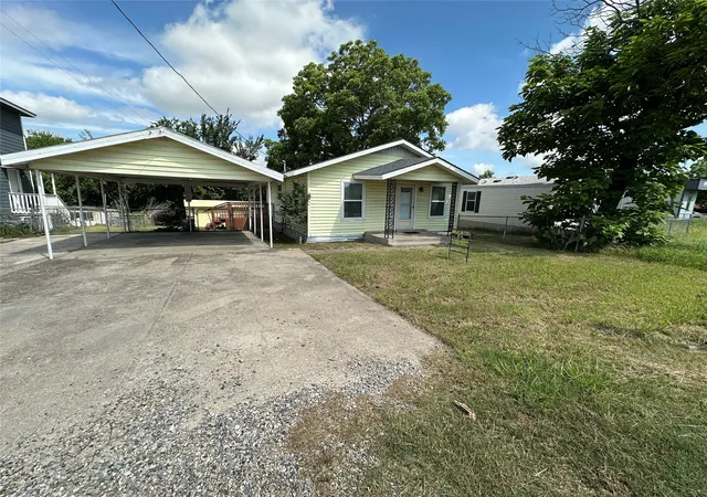 Photo 1 of Single family home for sale at 10689 County Road 905, Princeton, TX 75407 | MLS# 21347050 | Listing updated on 2026-09-15