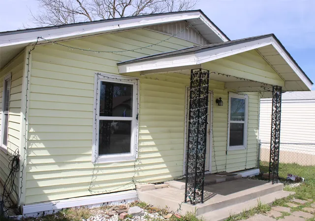 Photo 3 of Single family home for sale at 10689 County Road 905, Princeton, TX 75407 | MLS# 21347050 | Listing updated on 2026-09-15