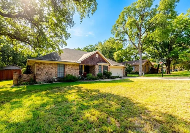 Photo 2 of Single family home for sale at 22 Greenbriar St, Mineral Wells, TX 76067 | MLS# 21347061 | Listing updated on 2026-08-01