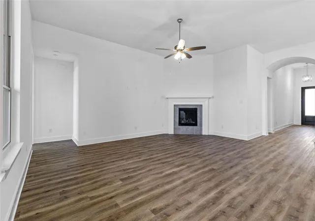 Photo 3 of Single family home for sale at 4016 Grotto Dr, Royse City, TX 75189 | MLS# 21340521 | Listing updated on 2026-09-14