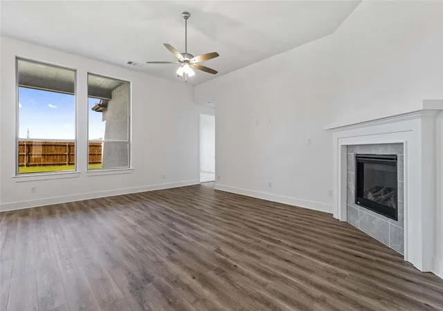 Photo 4 of Single family home for sale at 4016 Grotto Dr, Royse City, TX 75189 | MLS# 21340521 | Listing updated on 2026-09-14