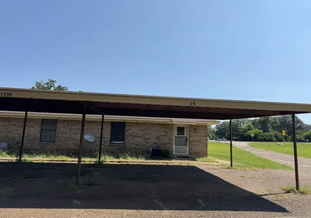 Photo 3 of Multi family home for sale at 4515-4537 Se Loop 286, Paris, TX 75460 | MLS# 21347096 | Listing updated on 2026-08-01