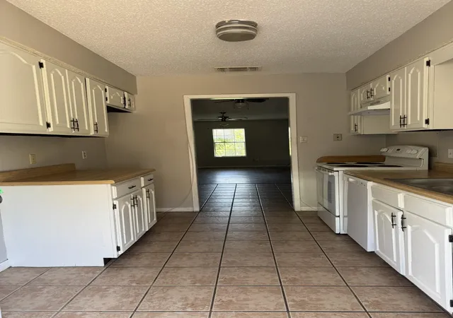 Photo 4 of Multi family home for sale at 4515-4537 Se Loop 286, Paris, TX 75460 | MLS# 21347096 | Listing updated on 2026-08-01