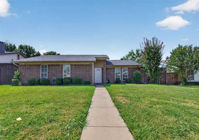 Photo 1 of Single family home for sale at 2224 Crockett Dr, Carrollton, TX 75006 | MLS# 21347111 | Listing updated on 2026-08-01