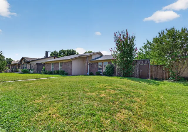 Photo 3 of Single family home for sale at 2224 Crockett Dr, Carrollton, TX 75006 | MLS# 21347111 | Listing updated on 2026-08-01