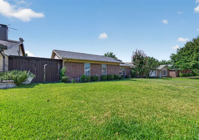 Photo 4 of Single family home for sale at 2224 Crockett Dr, Carrollton, TX 75006 | MLS# 21347111 | Listing updated on 2026-08-01