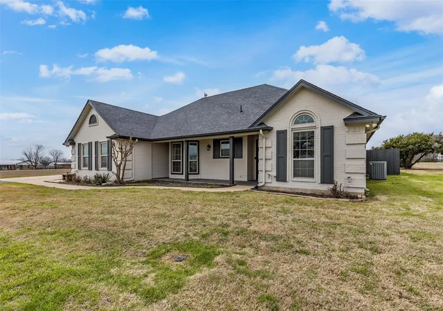 Photo 2 of Single family home for sale at 312 Corral Rd, Godley, TX 76044 | MLS# 21341606 | Listing updated on 2026-08-01