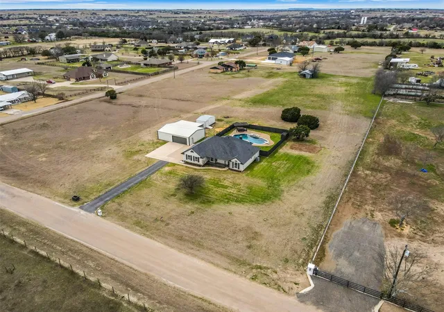Photo 4 of Single family home for sale at 312 Corral Rd, Godley, TX 76044 | MLS# 21341606 | Listing updated on 2026-10-07