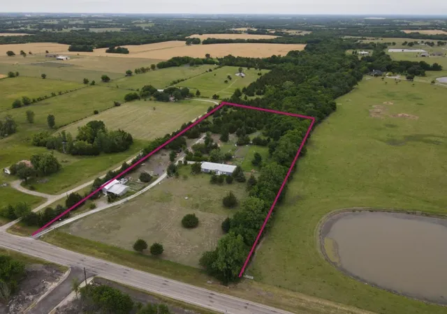 Photo 3 of Sale Pending at 3149 Fm902, Sherman, TX 75090 | MLS# 21347129 | Listing updated on 2026-09-18