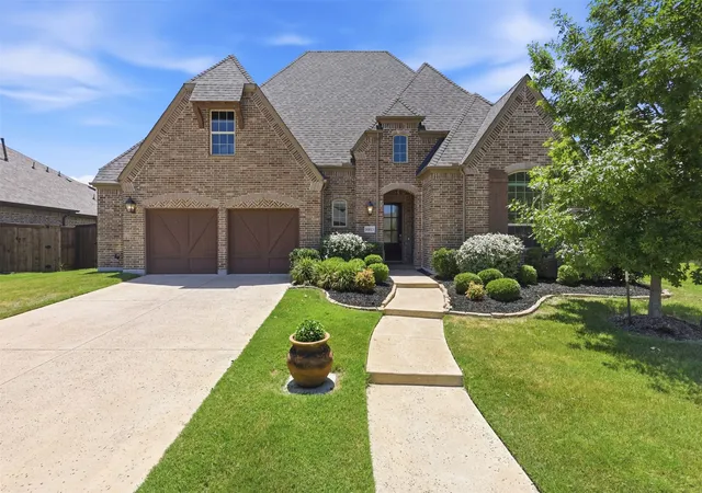 Photo 2 of Single family home for sale at 10813 Sycamore Falls Dr, Argyle, TX 76226 | MLS# 21346643 | Listing updated on 2026-10-04