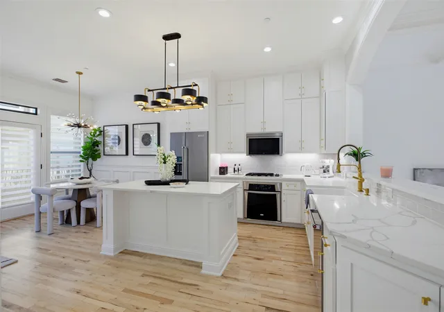 Photo 4 of Townhouse for sale at 7201 Kasko Dr, Plano, TX 75024 | MLS# 21346130 | Listing updated on 2026-08-01