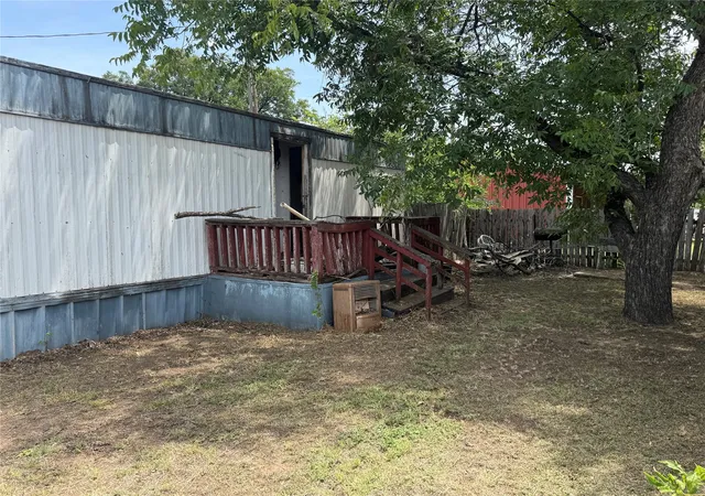 Photo 3 of Single family home for sale at 301 S Ave G, Haskell, TX 79521 | MLS# 21347133 | Listing updated on 2026-08-01