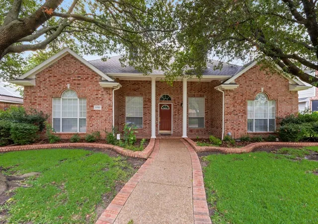Photo 4 of Single family home for sale at 11781 Humberside Dr, Frisco, TX 75035 | MLS# 21324276 | Listing updated on 2026-09-11