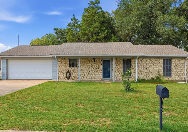 Photo 1 of Single family home for sale at 108 Brenda Dr, Mount Pleasant, TX 75455 | MLS# 21346787 | Listing updated on 2026-09-21