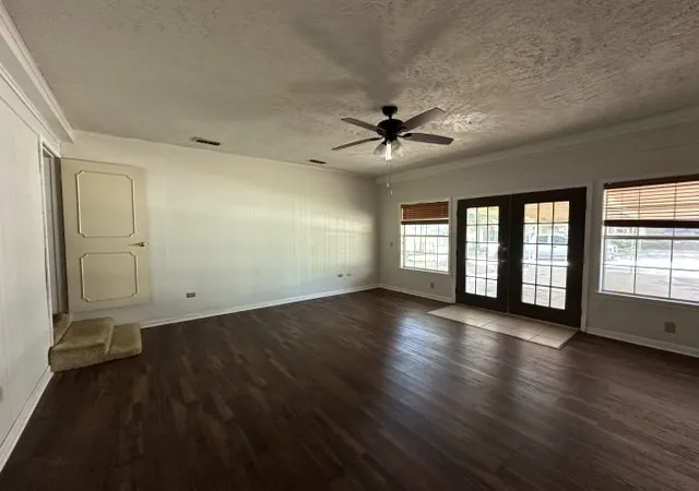 Photo 4 of Single family home for sale at 305 Butler St, Arp, TX 75750 | MLS# 21347201 | Listing updated on 2026-09-14