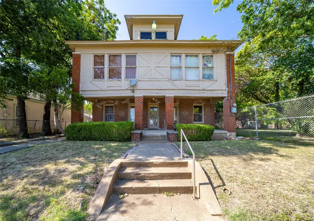 Photo 1 of Multi family home for sale at 909 Sunset Ave, Dallas, TX 75208 | MLS# 21342012 | Listing updated on 2026-08-01