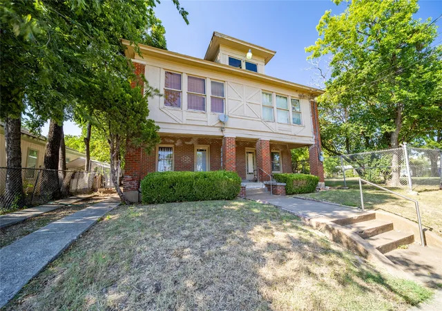 Photo 2 of Multi family home for sale at 909 Sunset Ave, Dallas, TX 75208 | MLS# 21342012 | Listing updated on 2026-08-01