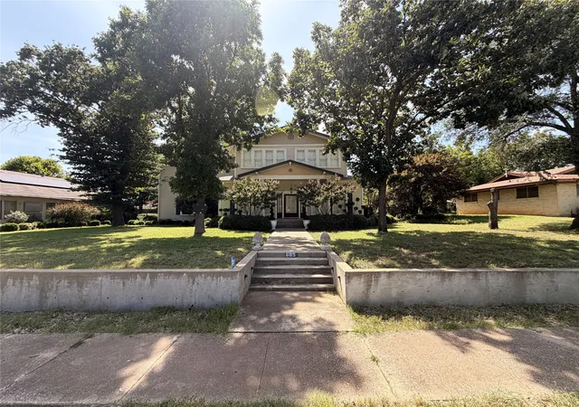 Photo 3 of Single family home for sale at 605 S Seaman St, Eastland, TX 76448 | MLS# 21346636 | Listing updated on 2026-09-30