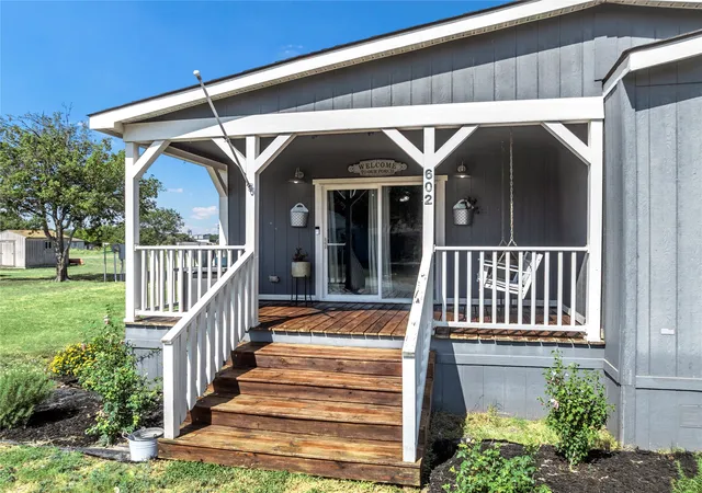 Photo 4 of Single family home for sale at 602 S 3Rd St, Abbott, TX 76621 | MLS# 21346710 | Listing updated on 2026-09-10